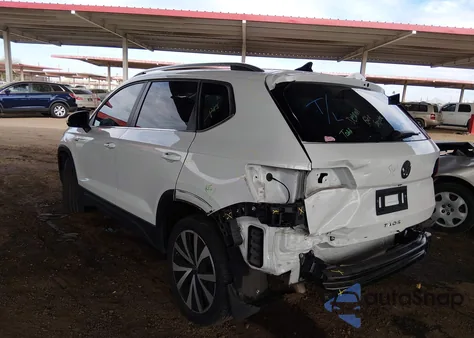 2022 Volkswagen Taos 1.5T Se z USA, uszkodzony, nr VIN 3VVLX7B21NM095545